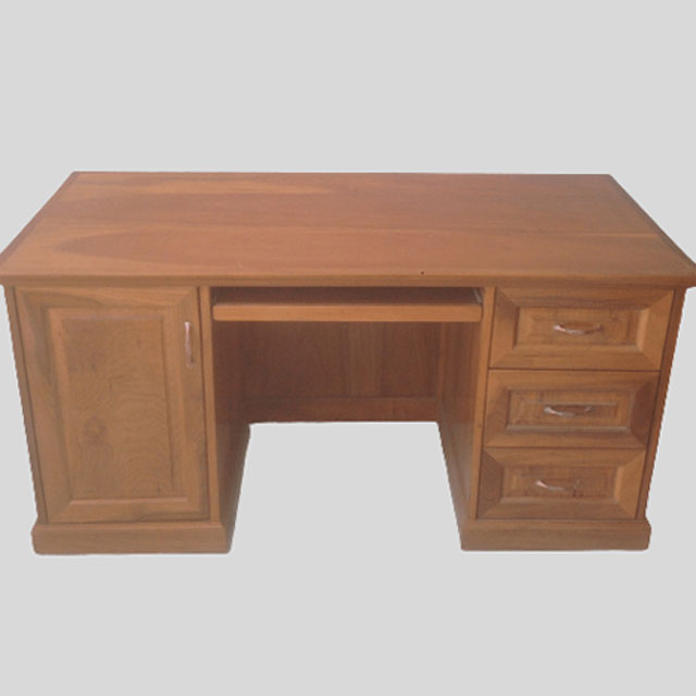 Bàn Giám Đốc 04